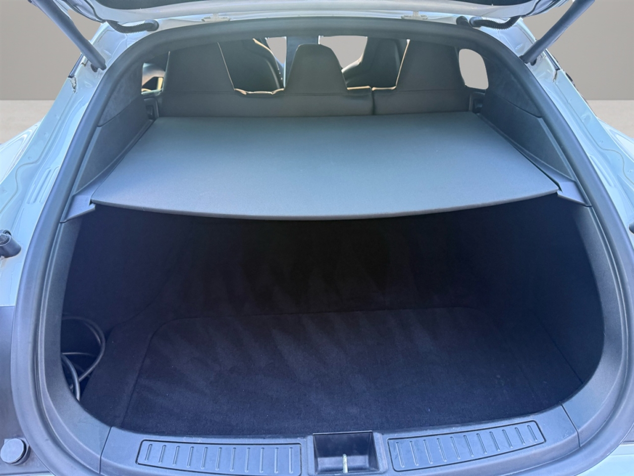 2015 Tesla Model S AWD P90D photo 19