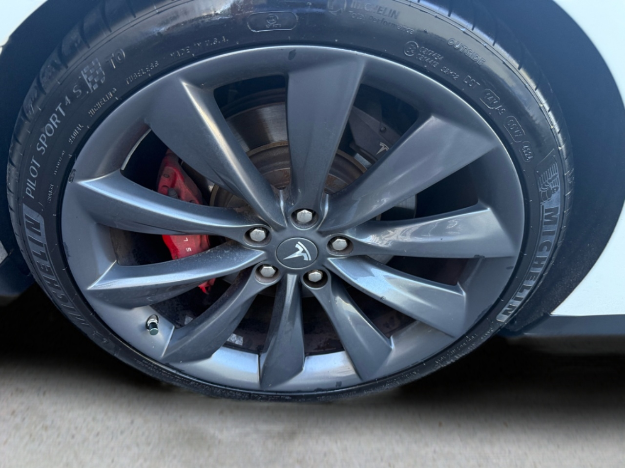 2015 Tesla Model S AWD P90D photo 20