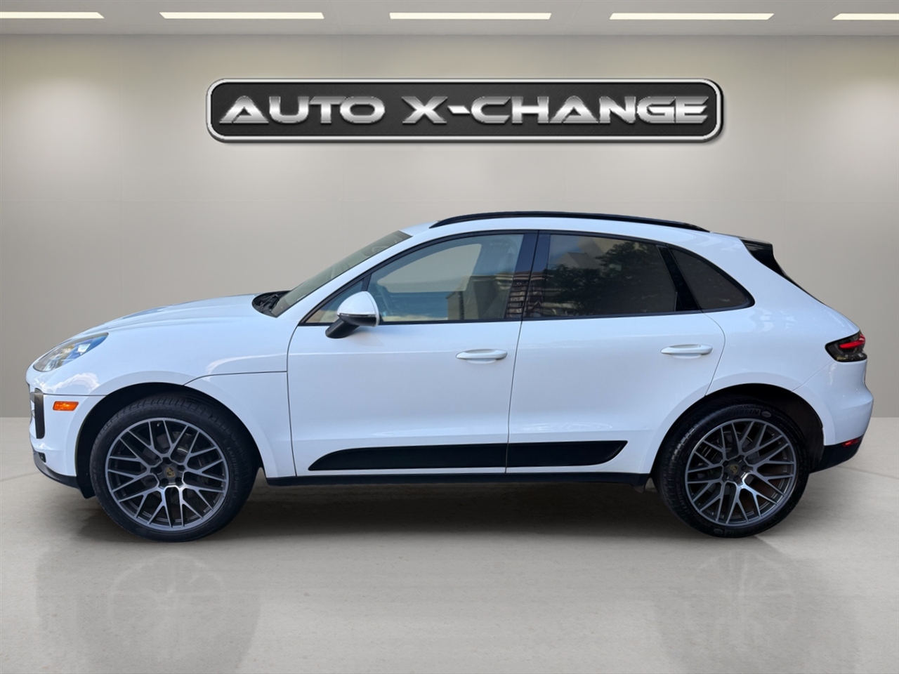 2019 Porsche Macan photo 2