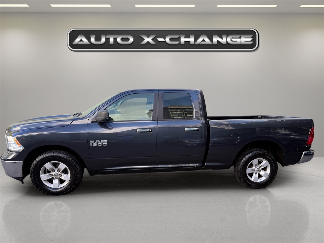 2018 Ram 1500 SLT photo 2