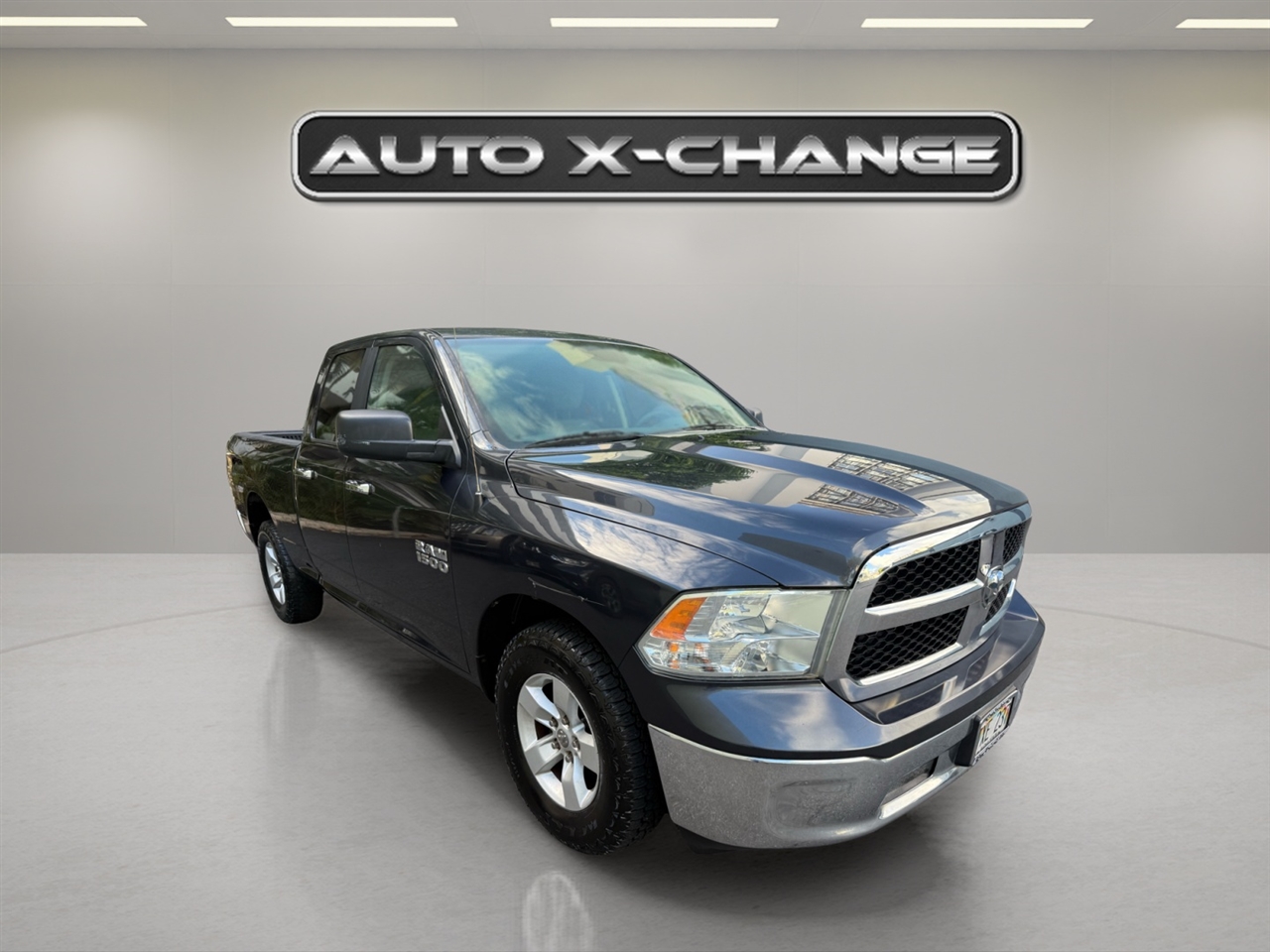 2018 Ram 1500 SLT photo 3
