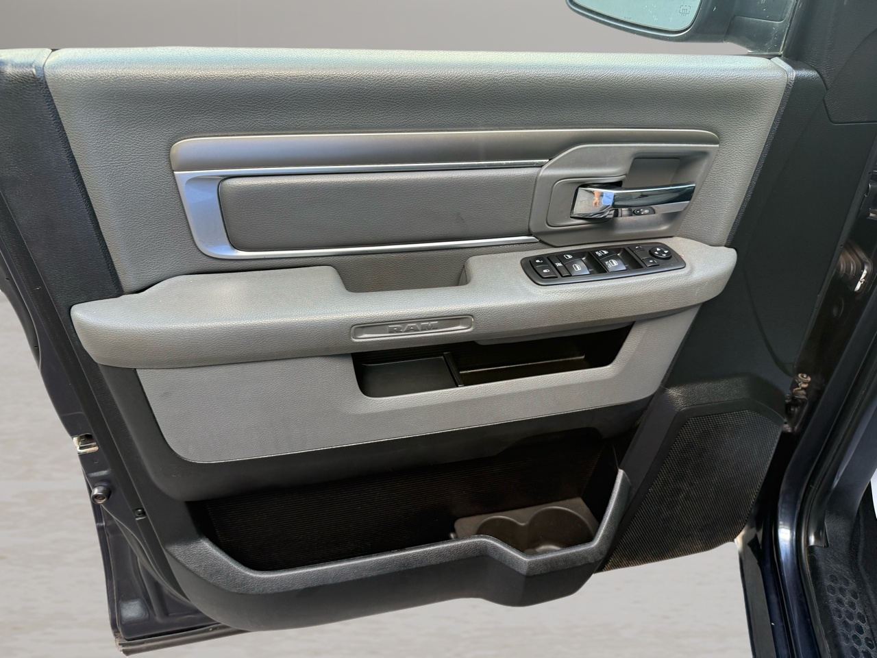 RAM 1500 2WD Crew Cab 149" SLT 2018 RAM 1500 2WD Crew Cab 149" SLT 2018