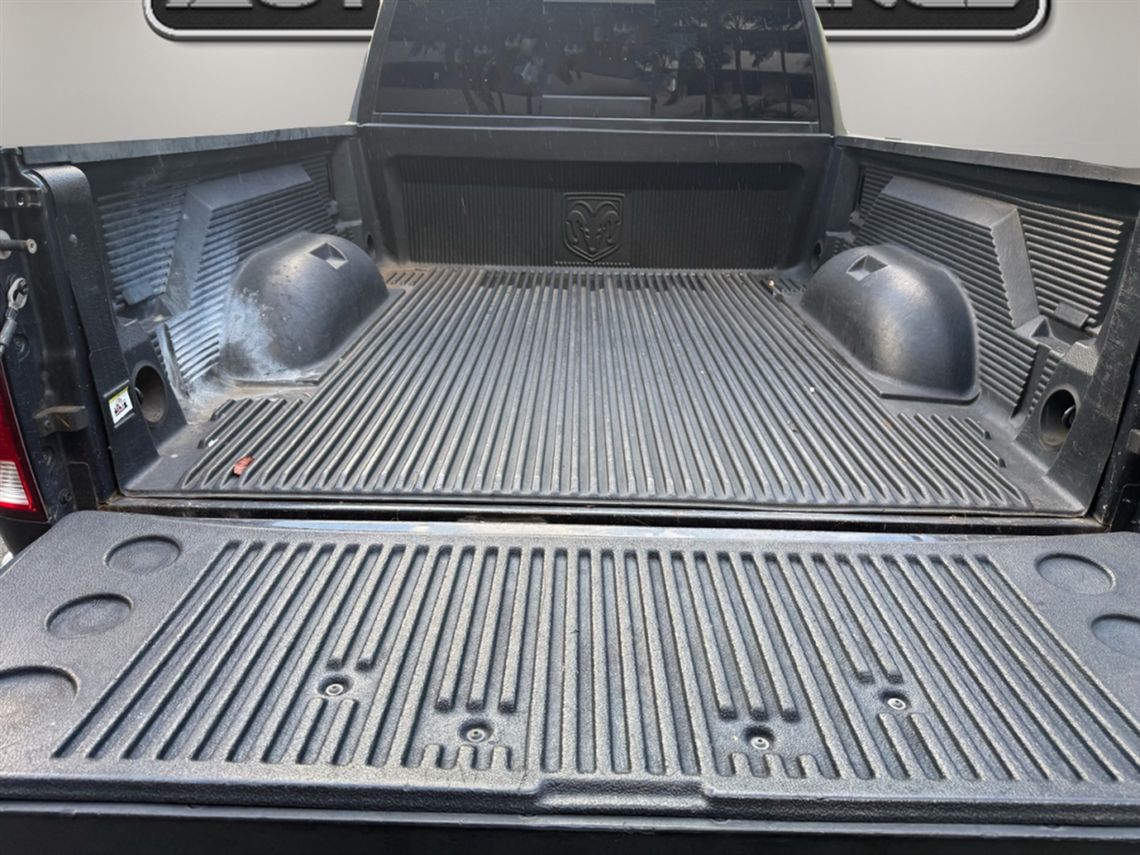 RAM 1500 2WD Crew Cab 149" SLT 2018 RAM 1500 2WD Crew Cab 149" SLT 2018