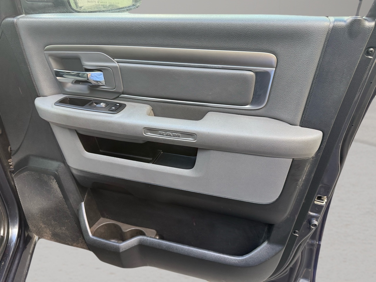 RAM 1500 2WD Crew Cab 149" SLT 2018 RAM 1500 2WD Crew Cab 149" SLT 2018