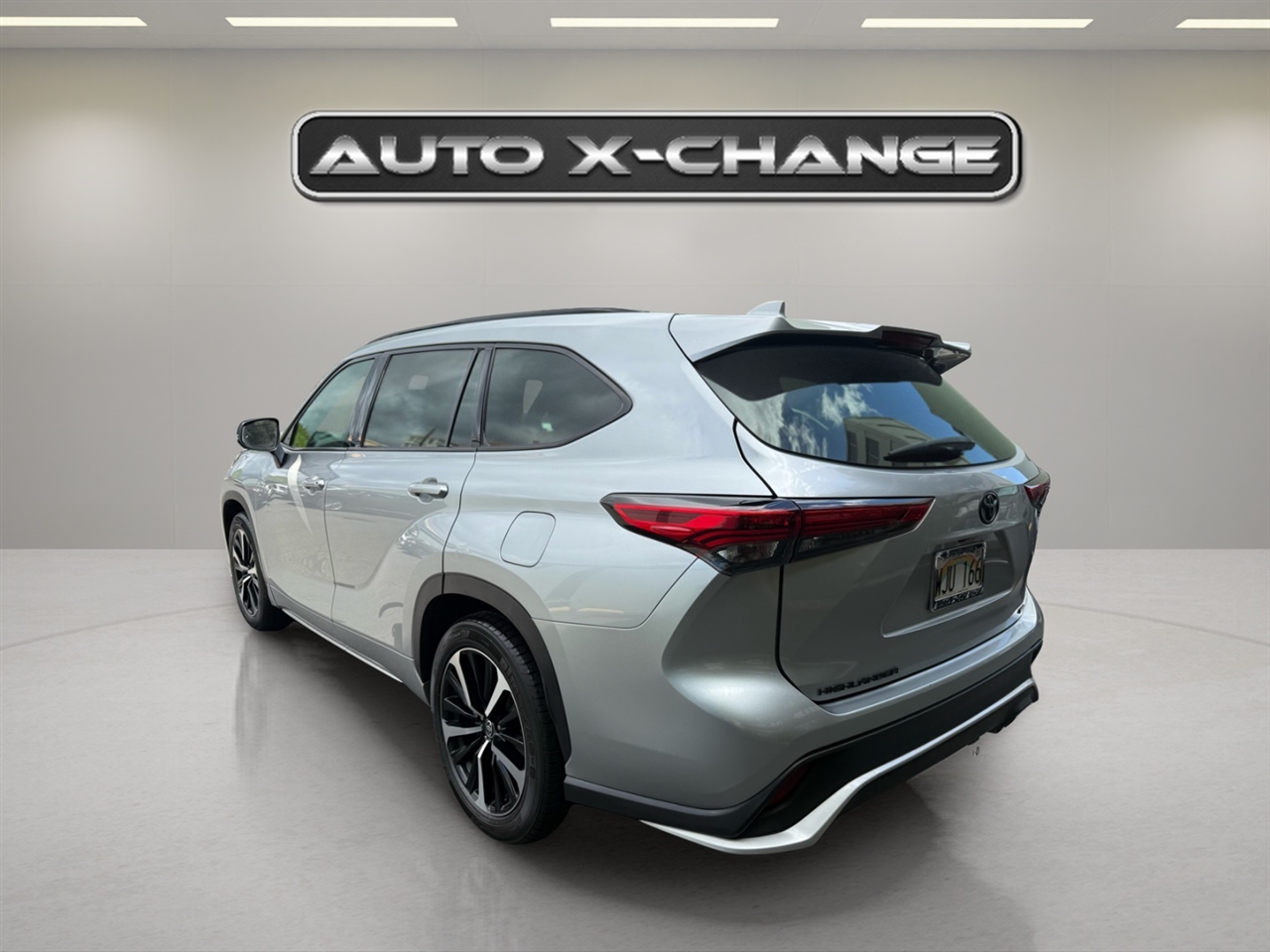 2021 Toyota Highlander XSE photo 3