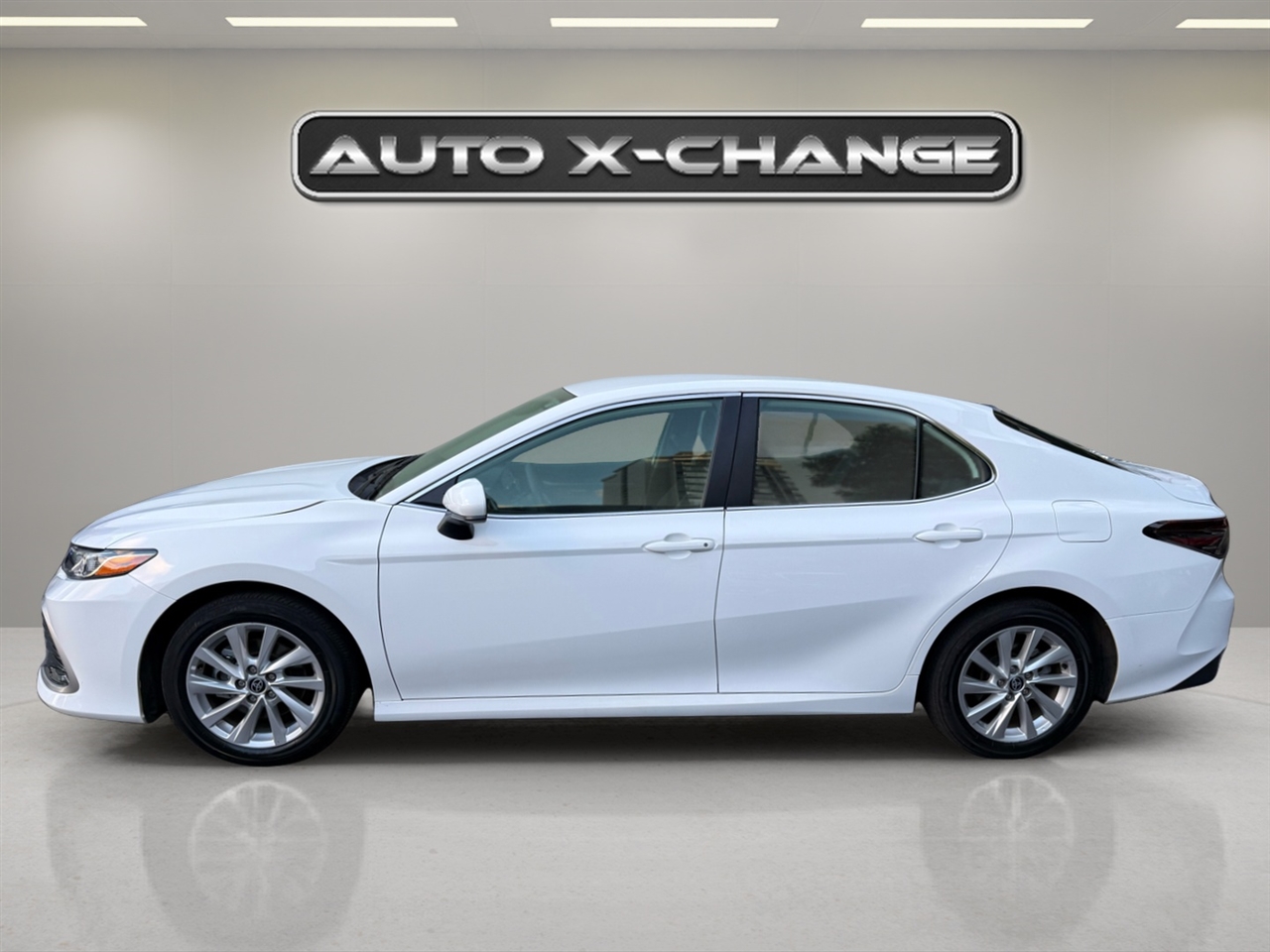 2024 Toyota Camry LE photo 2