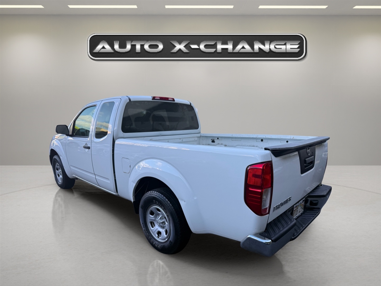 2019 Nissan Frontier King Cab S photo 2