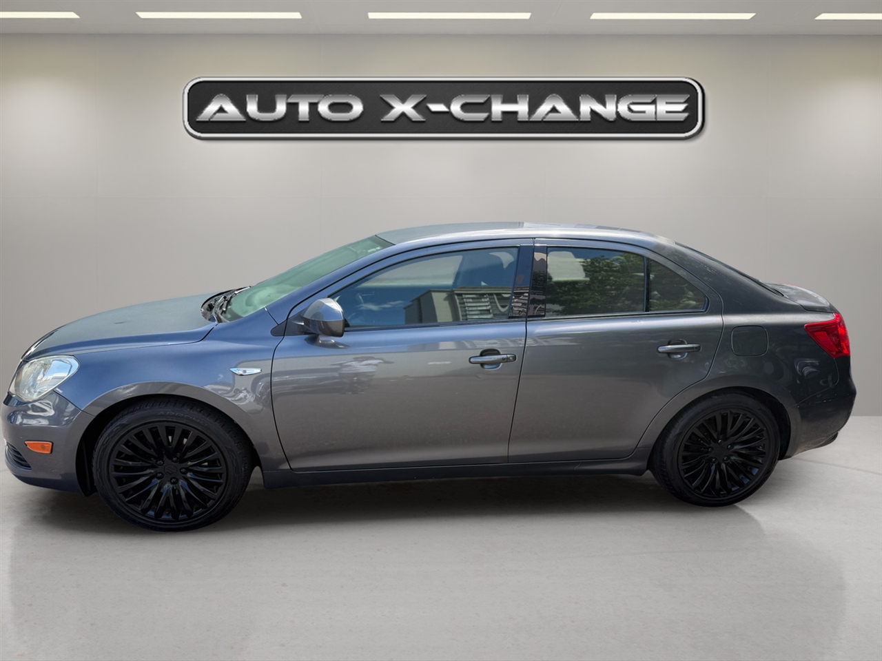 2012 Suzuki Kizashi photo 2