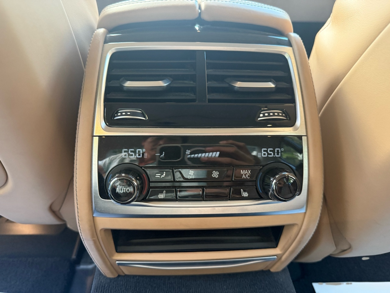 BMW 7 Series 4dr Sdn 750i xDrive AWD 2016 BMW 7 Series 4dr Sdn 750i xDrive AWD 2016