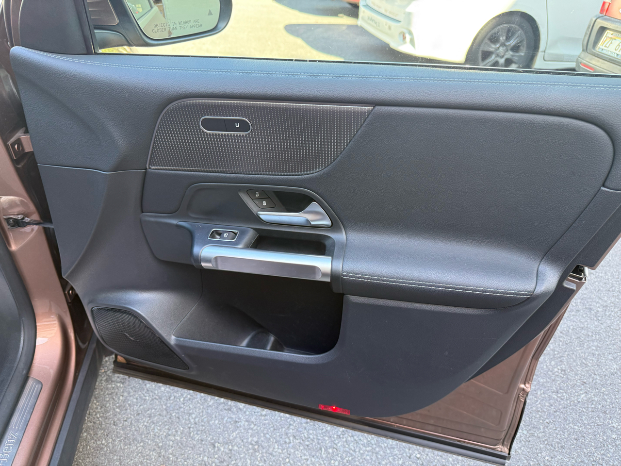 Mercedes-Benz EQB EQB 300 4MATIC SUV 2022 Mercedes-Benz EQB EQB 300 4MATIC SUV 2022