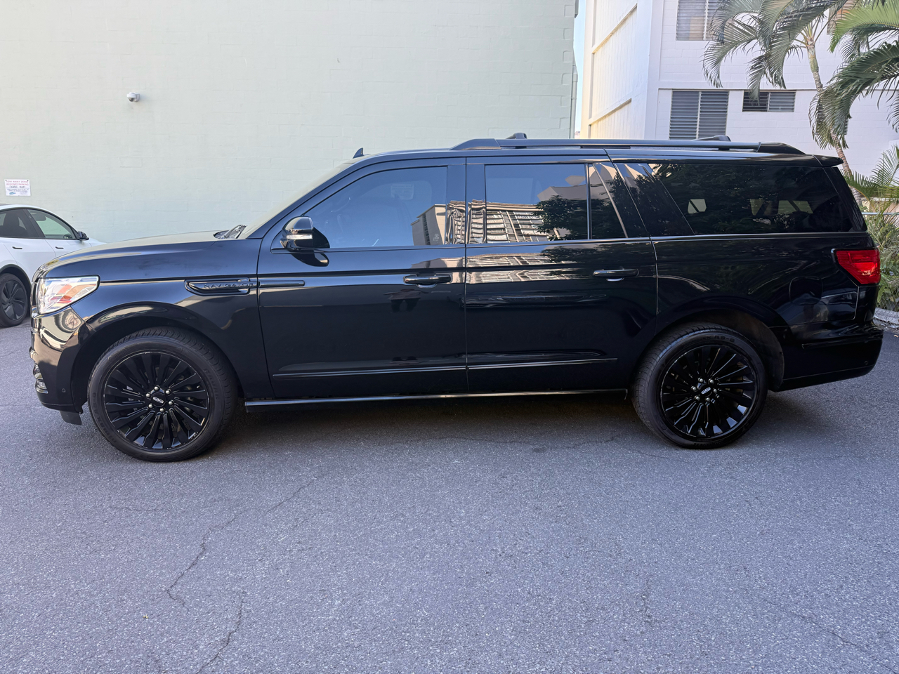 Lincoln Navigator L Black Label 4D SUV 4WD 2019 Lincoln Navigator L Black Label 4D SUV 4WD 2019