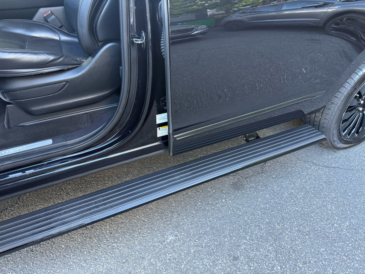 Lincoln Navigator L Black Label 4D SUV 4WD 2019 Lincoln Navigator L Black Label 4D SUV 4WD 2019