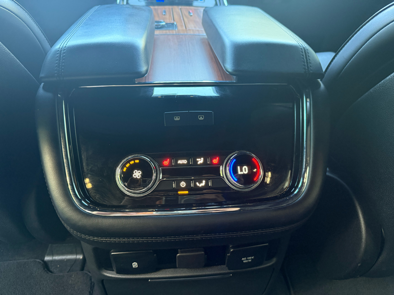 Lincoln Navigator L Black Label 4D SUV 4WD 2019 Lincoln Navigator L Black Label 4D SUV 4WD 2019