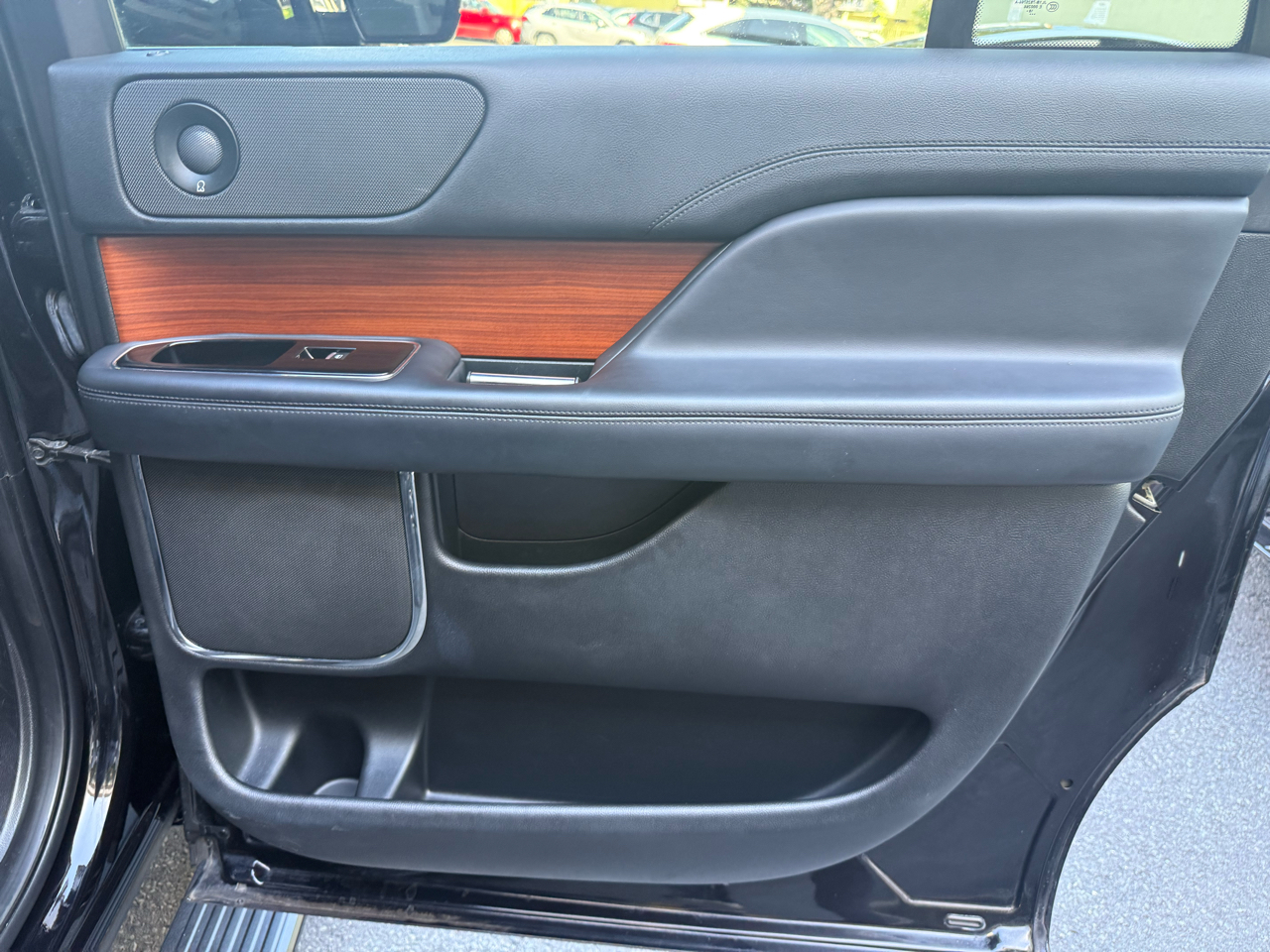 Lincoln Navigator L Black Label 4D SUV 4WD 2019 Lincoln Navigator L Black Label 4D SUV 4WD 2019