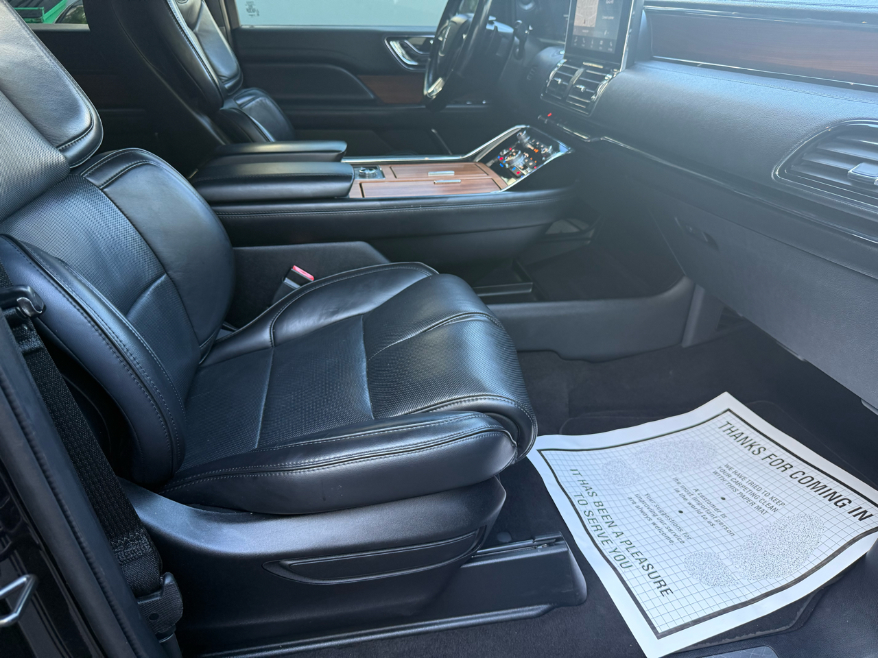 Lincoln Navigator L Black Label 4D SUV 4WD 2019 Lincoln Navigator L Black Label 4D SUV 4WD 2019