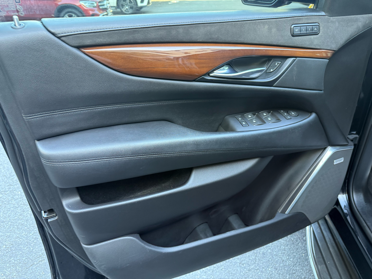 Cadillac Escalade ESV 4WD 4dr Luxury 2018 Cadillac Escalade ESV 4WD 4dr Luxury 2018