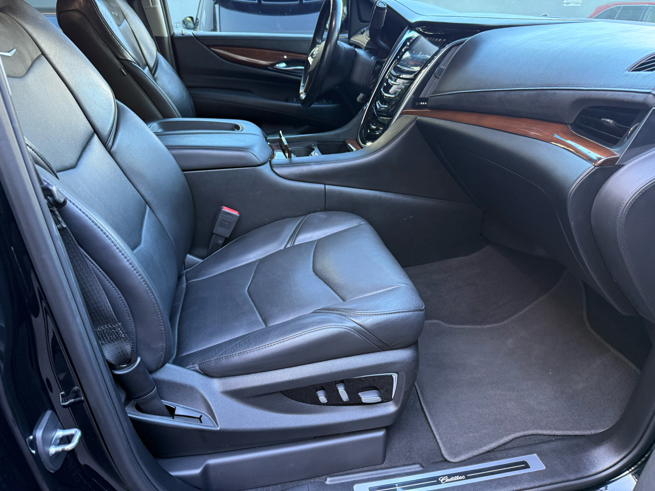 Cadillac Escalade ESV 4WD 4dr Luxury 2018 Cadillac Escalade ESV 4WD 4dr Luxury 2018