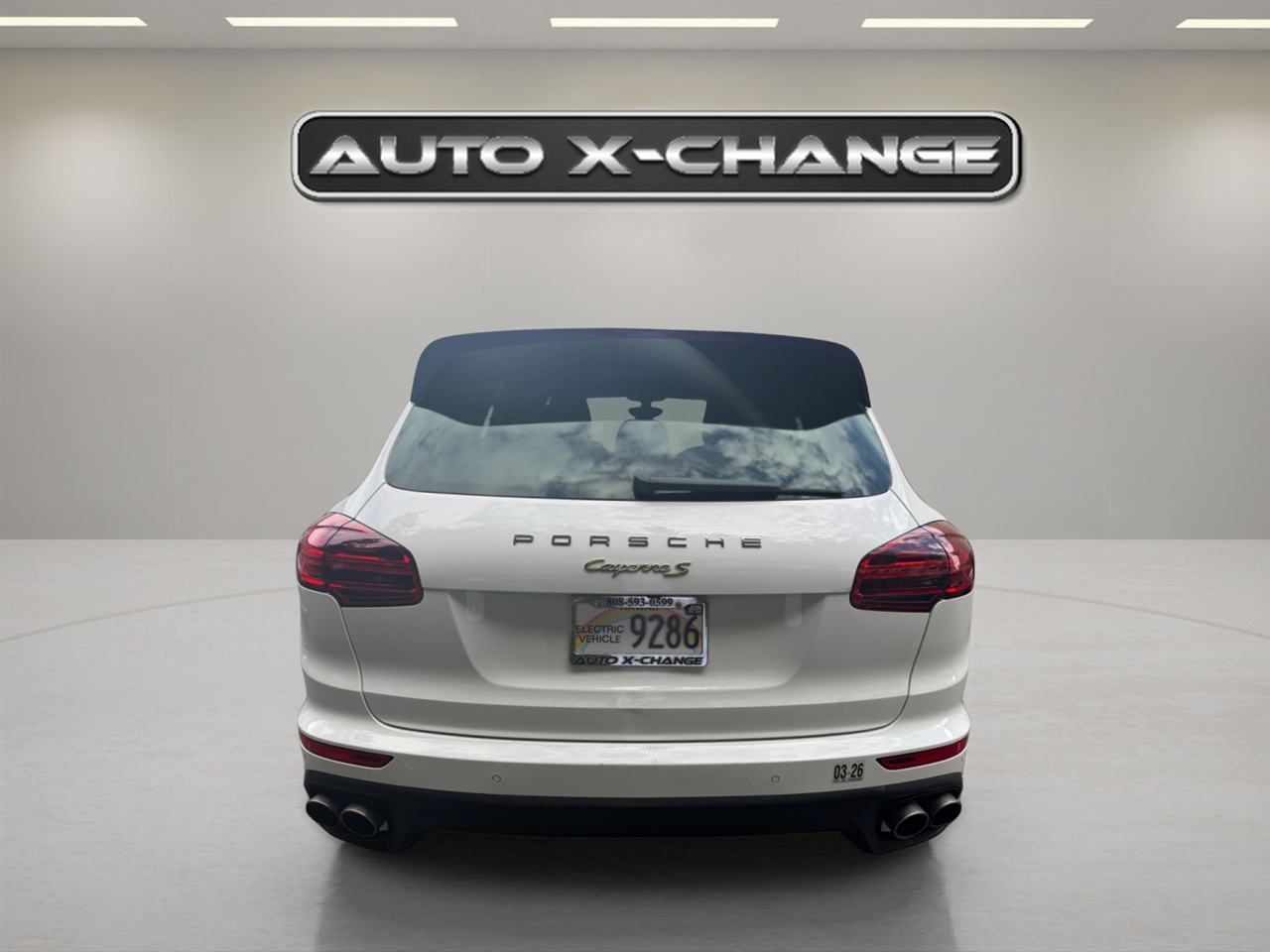 2015 Porsche Cayenne S E-Hybrid photo 4