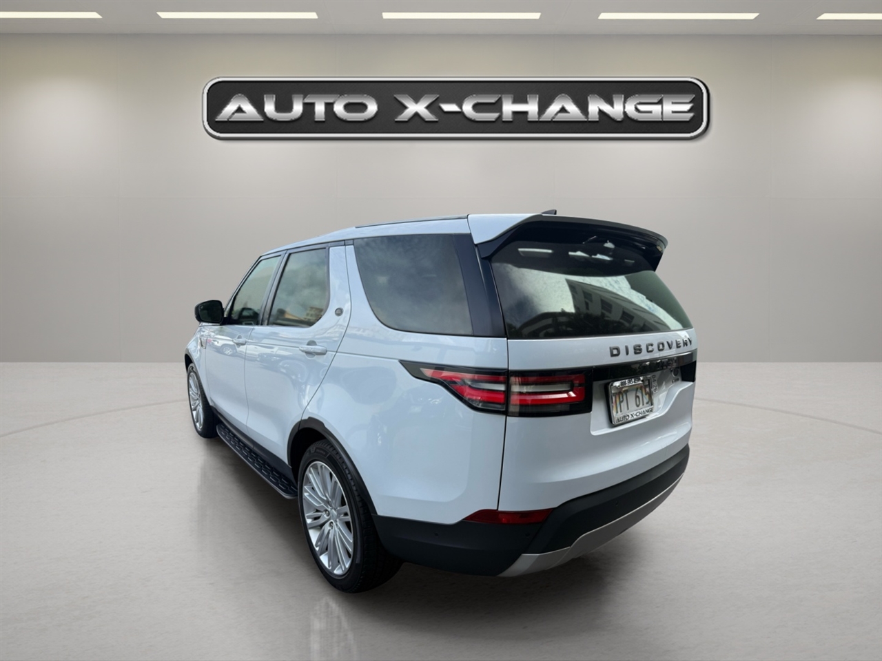 2018 Land Rover Discovery HSE photo 3