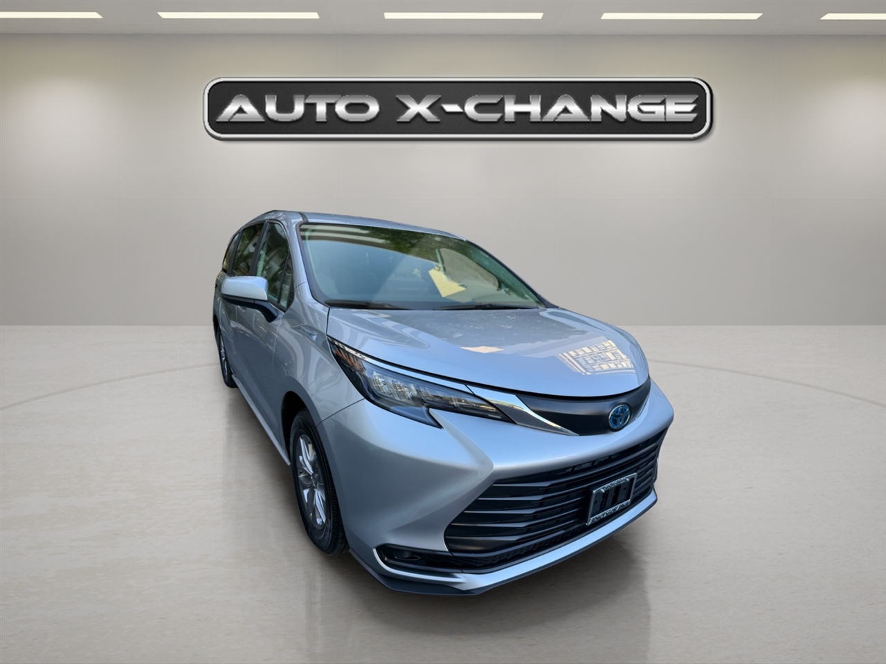 Toyota Sienna LE FWD 8-Passenger (Natl) 2025