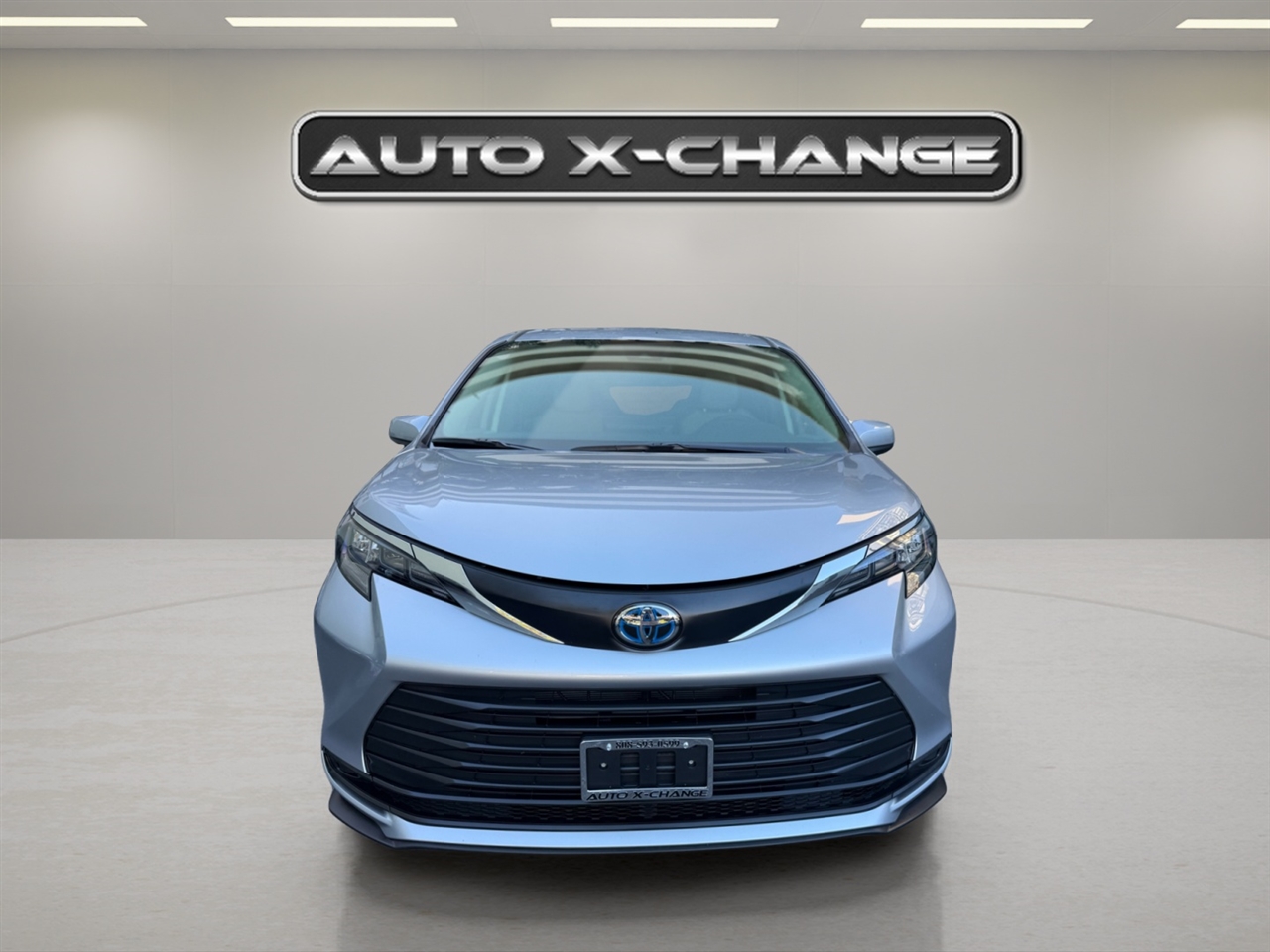 Toyota Sienna LE FWD 8-Passenger (Natl) 2025