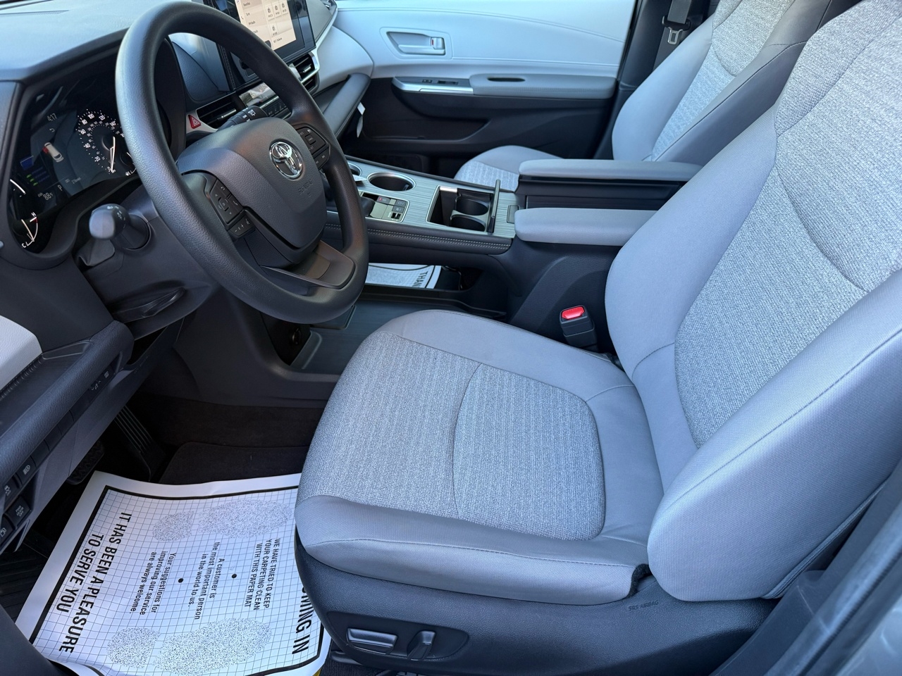 Toyota Sienna LE FWD 8-Passenger (Natl) 2025