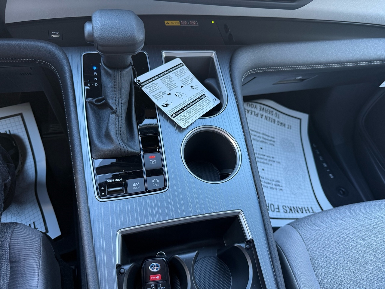 Toyota Sienna LE FWD 8-Passenger (Natl) 2025