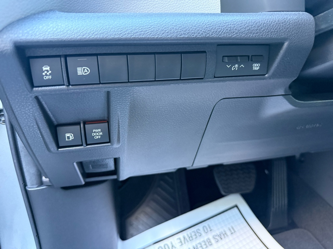 Toyota Sienna LE FWD 8-Passenger (Natl) 2025