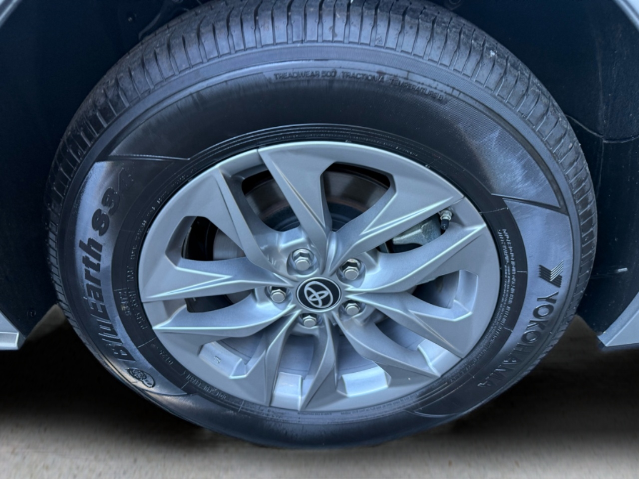 Toyota Sienna LE FWD 8-Passenger (Natl) 2025