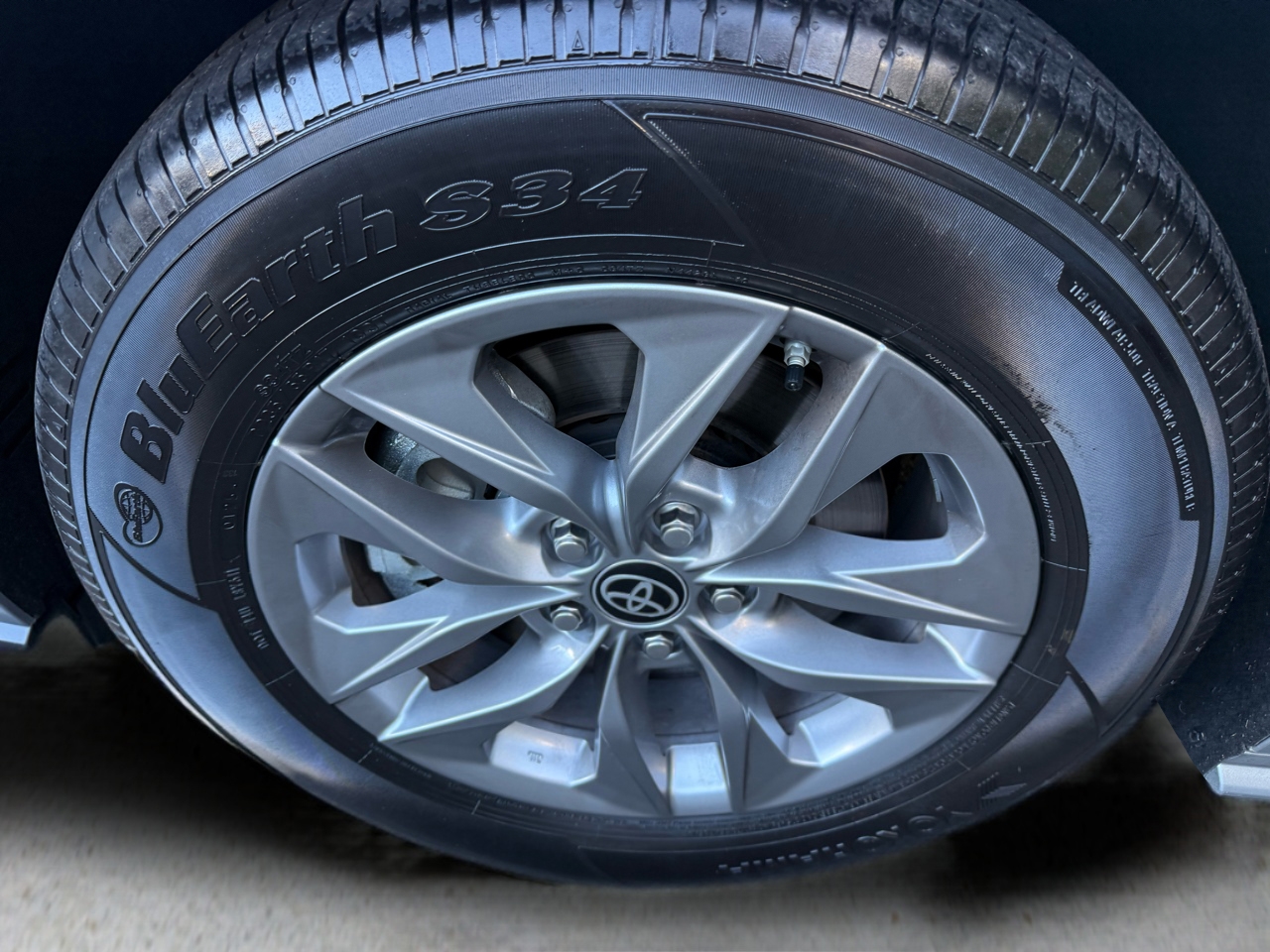 Toyota Sienna LE FWD 8-Passenger (Natl) 2025