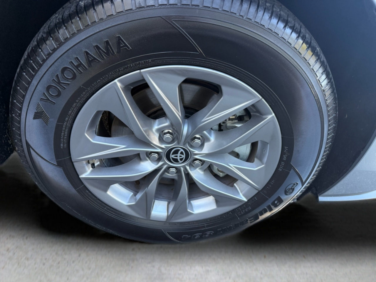 Toyota Sienna LE FWD 8-Passenger (Natl) 2025