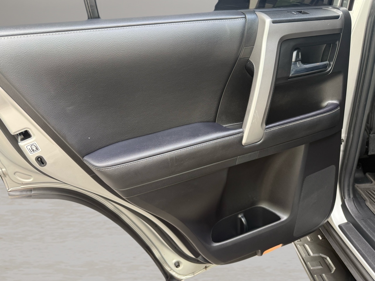 Toyota 4Runner SR5 Premium 2WD (Natl) 2022