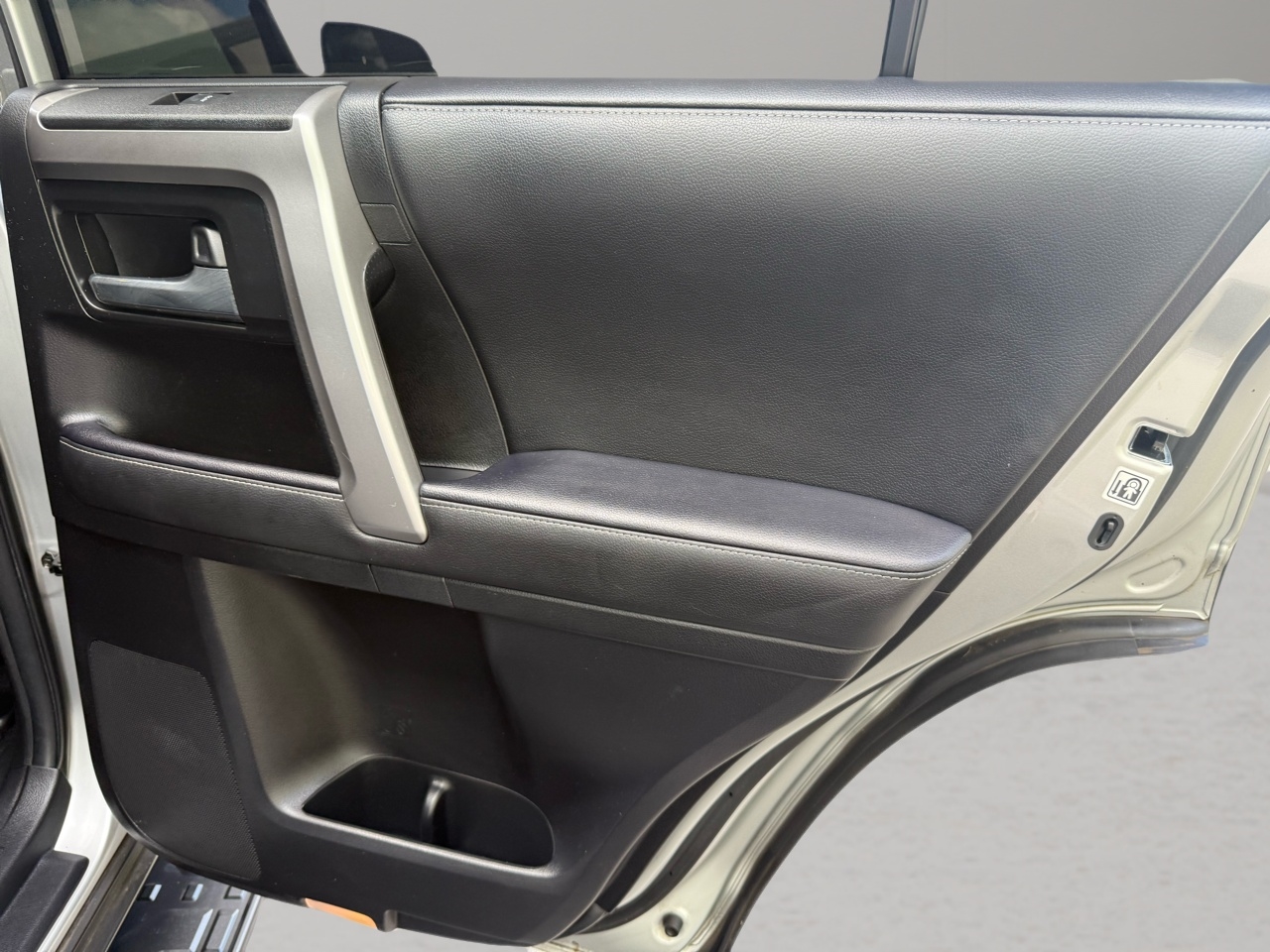 Toyota 4Runner SR5 Premium 2WD (Natl) 2022