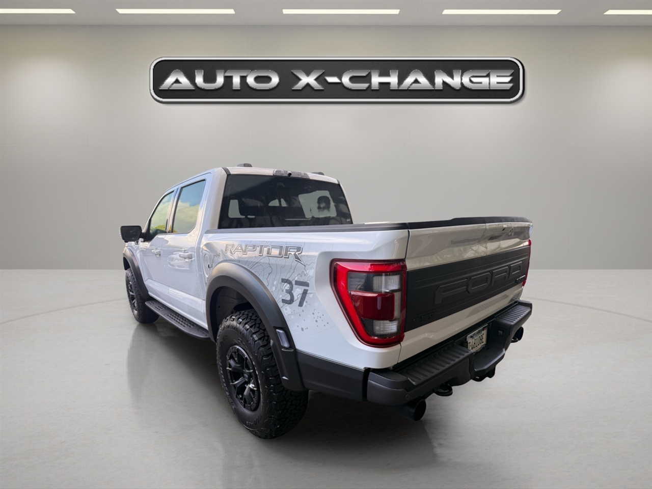 Ford F-150 SVT Raptor SuperCrew 5.5-ft. Bed 4WD 2023
