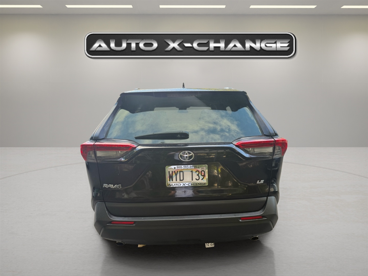 Toyota RAV4 LE FWD (Natl) 2019