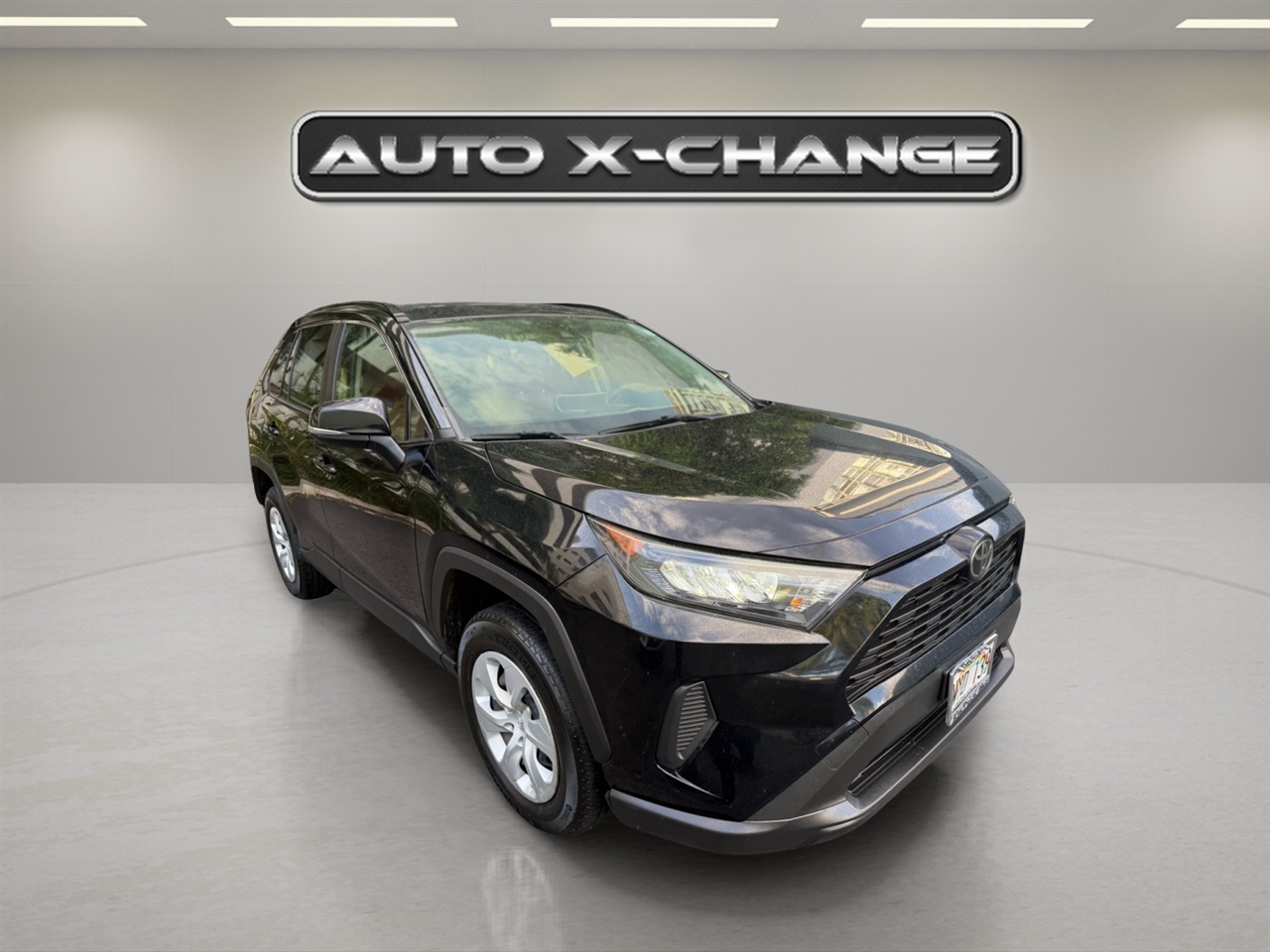 Toyota RAV4 LE FWD (Natl) 2019