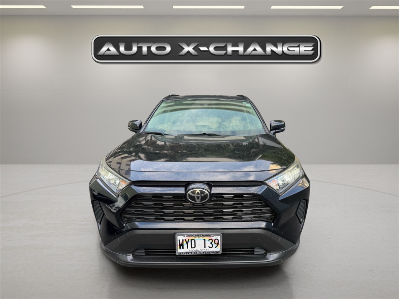 Toyota RAV4 LE FWD (Natl) 2019