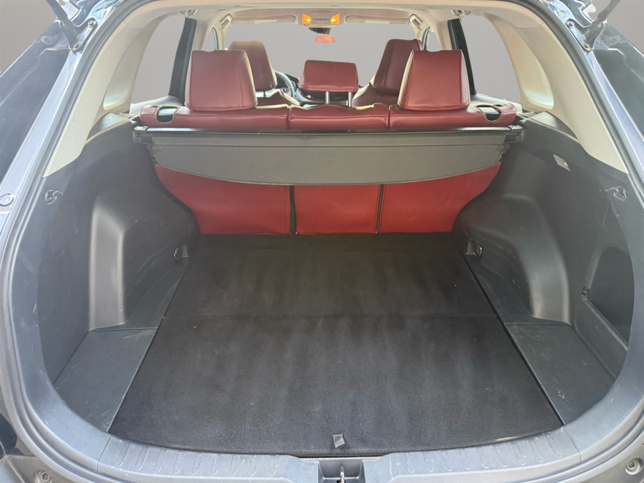 Toyota RAV4 LE FWD (Natl) 2019