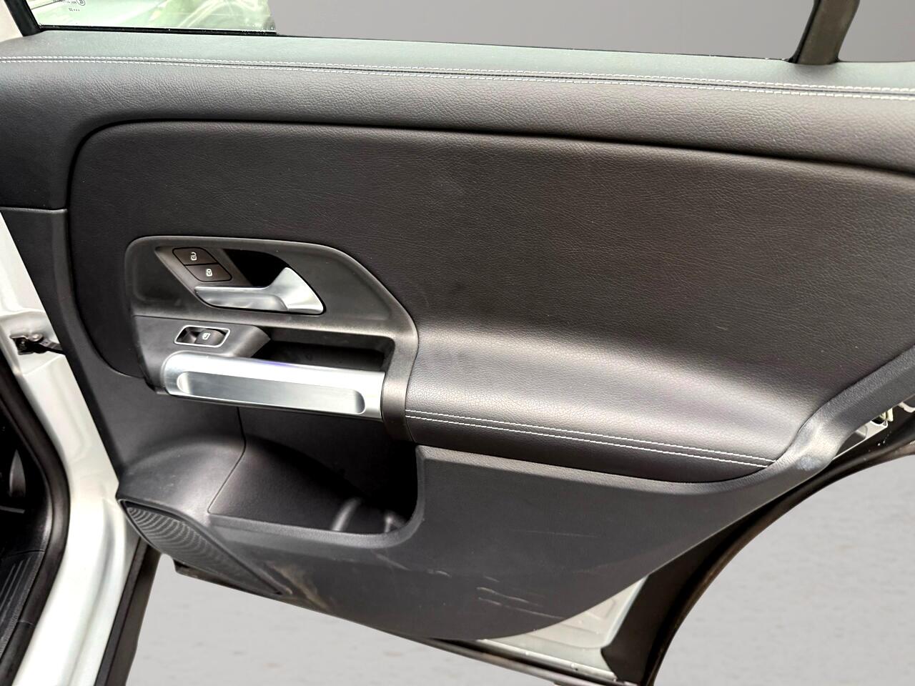 Mercedes-Benz GLB GLB 250 SUV 2022