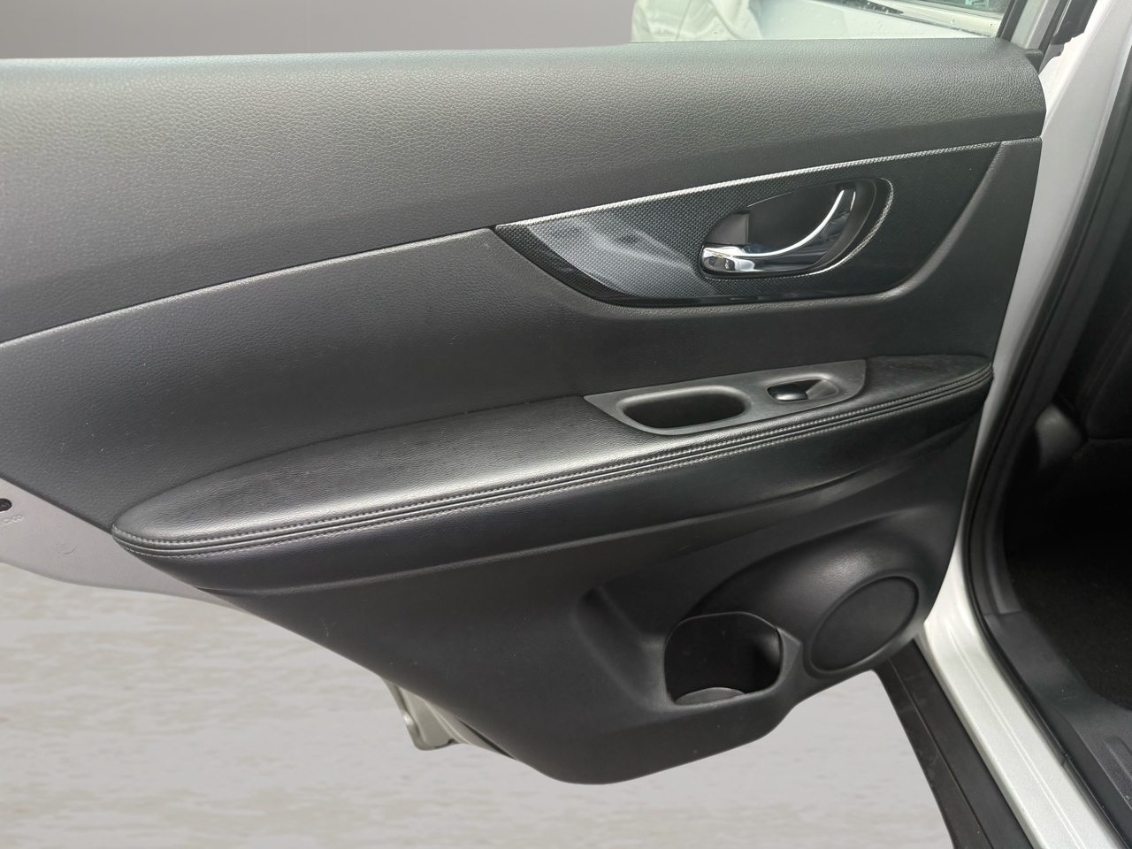 Nissan Rogue FWD 4dr SL 2016