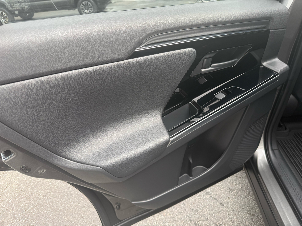 Toyota BZ4X Limited AWD (Natl) 2023