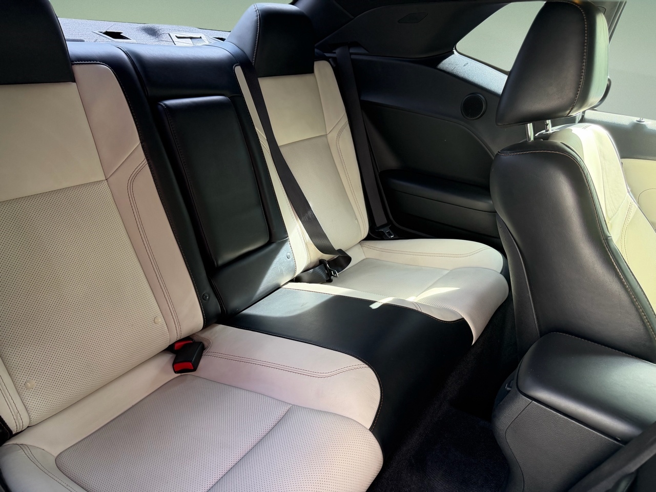 Dodge Challenger 2dr Cpe R/T Plus 2015