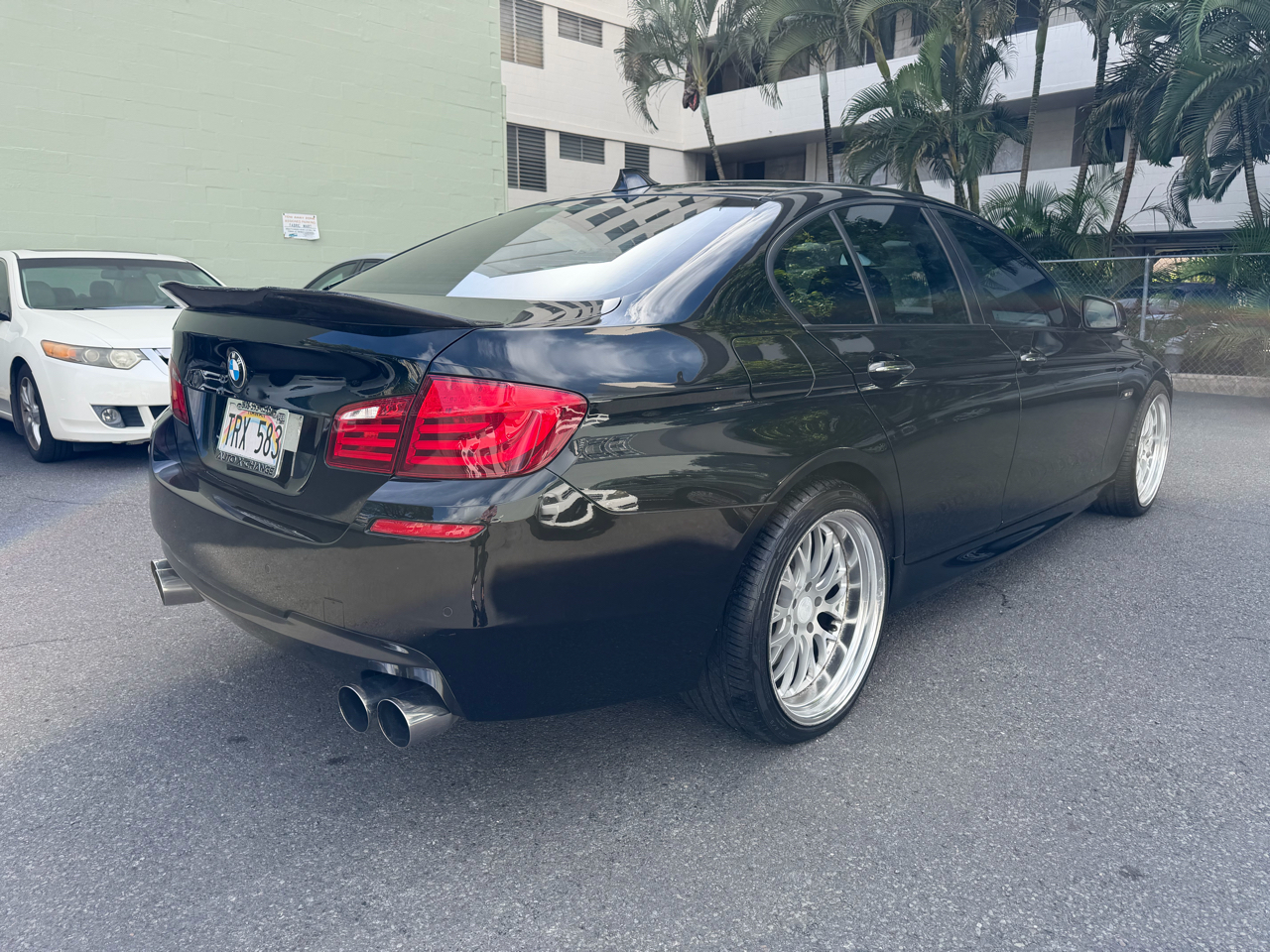 BMW 5 Series 4dr Sdn 550i RWD 2011