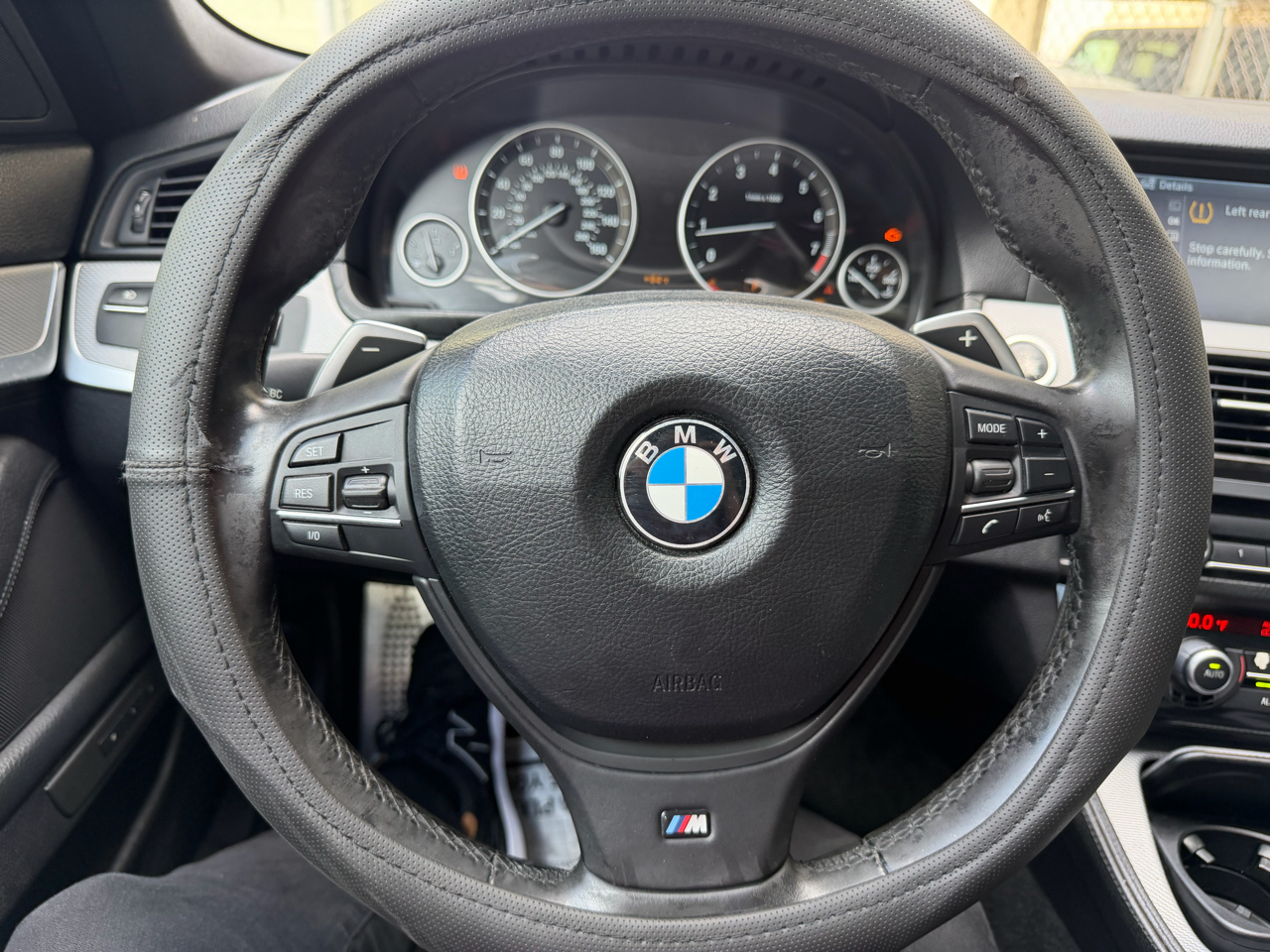 BMW 5 Series 4dr Sdn 550i RWD 2011