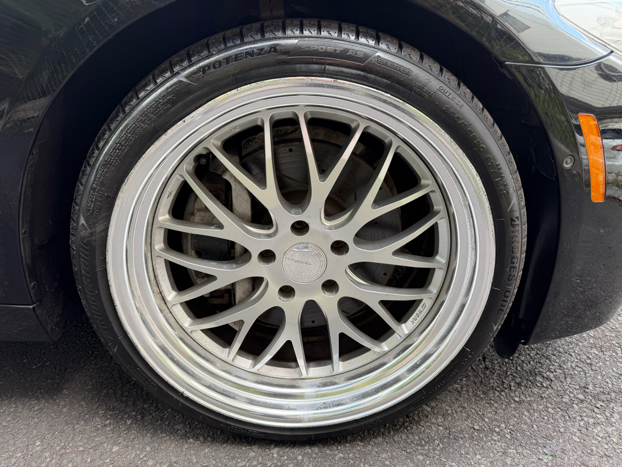 BMW 5 Series 4dr Sdn 550i RWD 2011