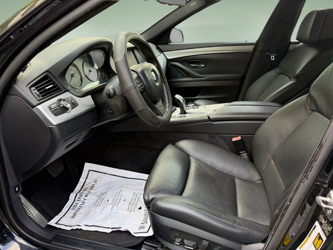 BMW 5 Series 4dr Sdn 550i RWD 2011