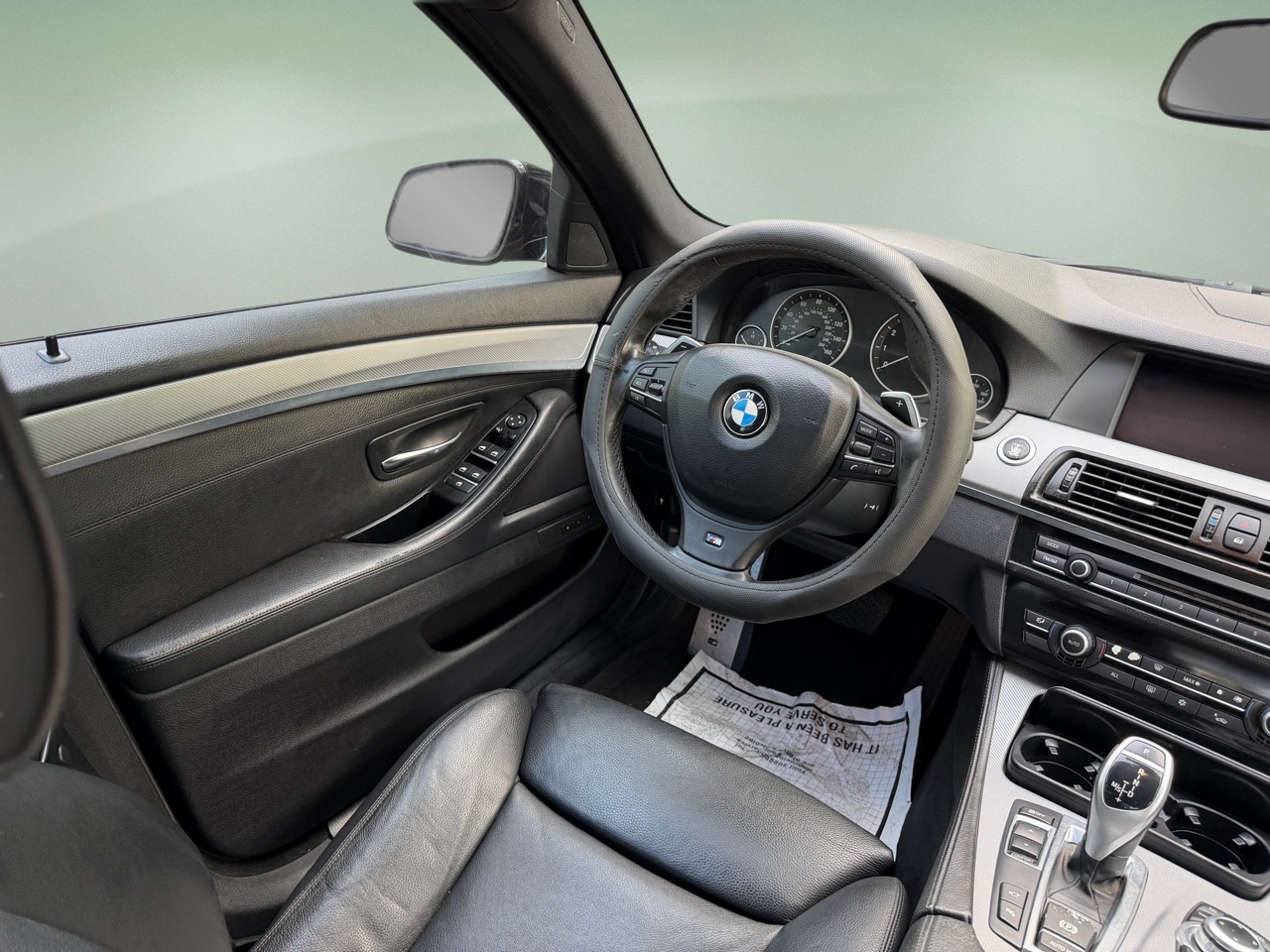 BMW 5 Series 4dr Sdn 550i RWD 2011