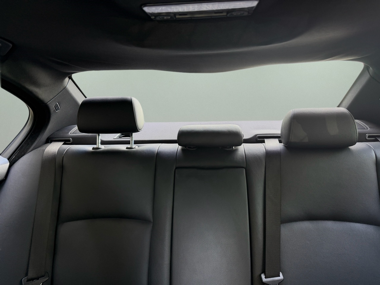 BMW 5 Series 4dr Sdn 550i RWD 2011