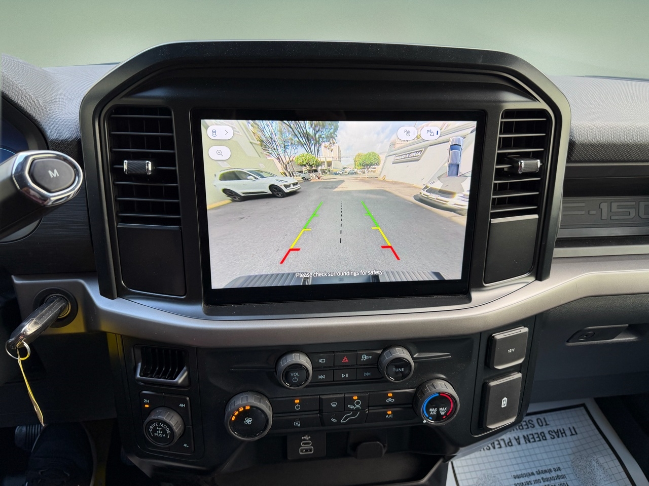 Ford F-150 4WD Reg Cab 122.5" XL 2025