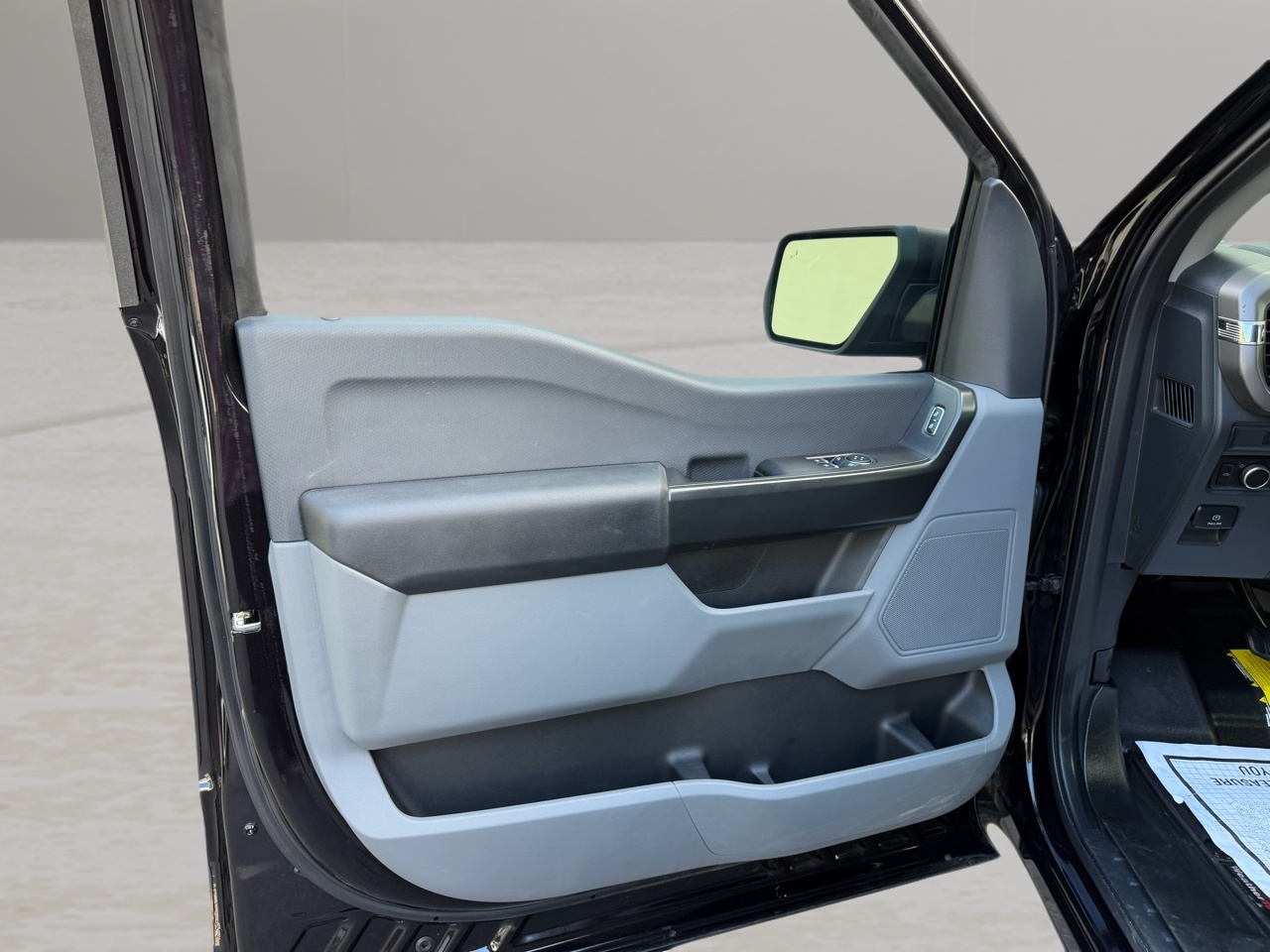 Ford F-150 4WD Reg Cab 122.5" XL 2025